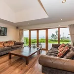 Ardkilly Ridge, Town,sleeps 8 Ferienhaus *