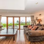 Ardkilly Ridge, Town,sleeps 8 Feriehus Kinsale