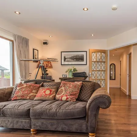 Дом отдыха Ardkilly Ridge, Town,sleeps 8 Кинсэйл