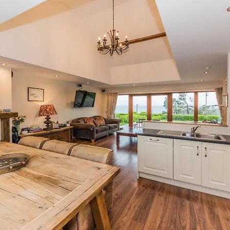 Ardkilly Ridge, Town,sleeps 8 كينسالي