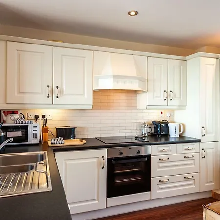 Ardkilly Ridge, Town,sleeps 8 كينسالي
